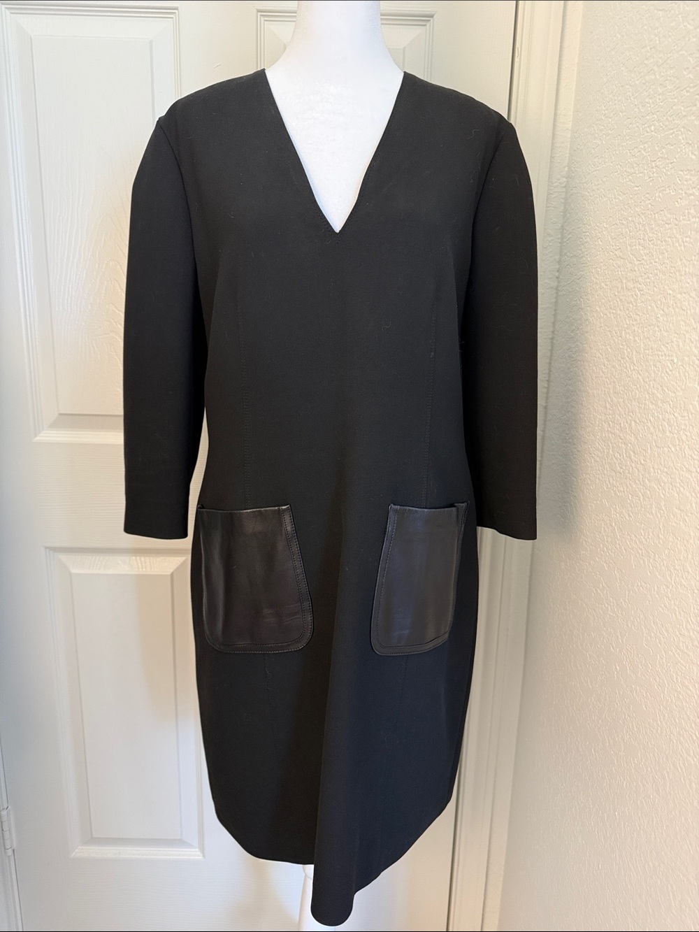 [new inventory] BURBERRY LONDON AUTHENTIC BLACK LEATHER POCKET SHIFT DRESS EUC